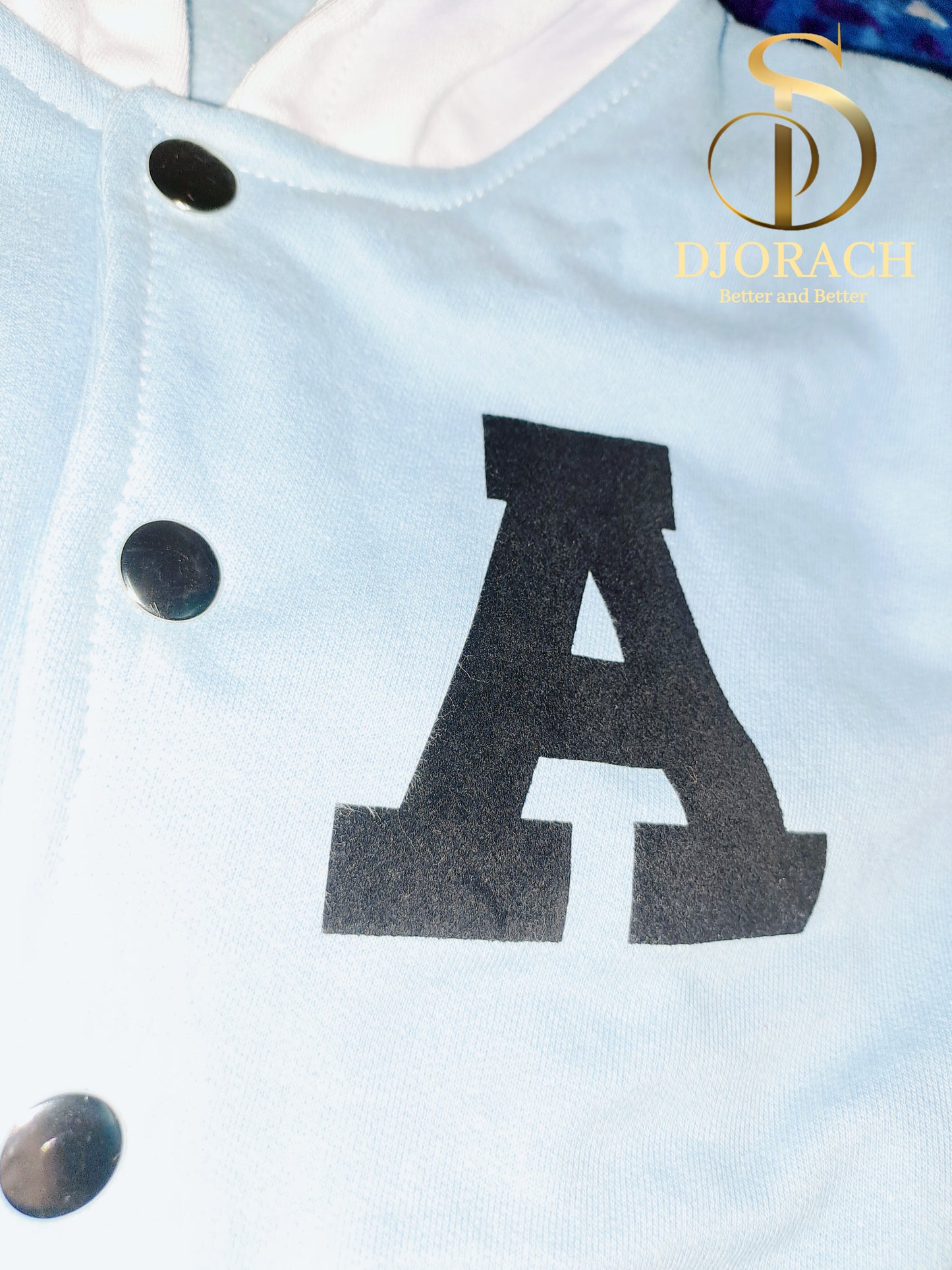 Chaqueta Universitaria luminosa Marca Djorach